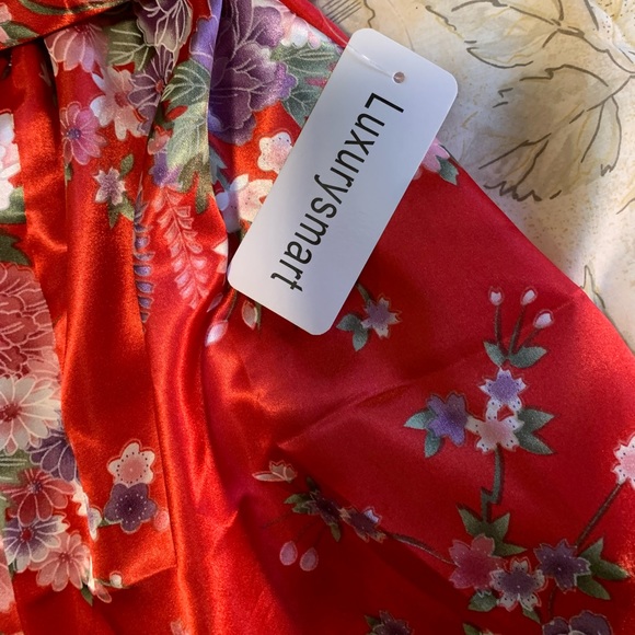 Floral Silky Robe - Picture 3 of 4